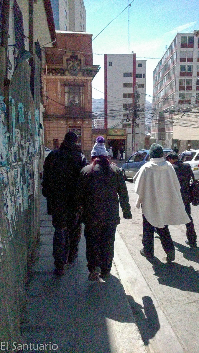 Caminando hacia la Plaza de Armas de La Paz